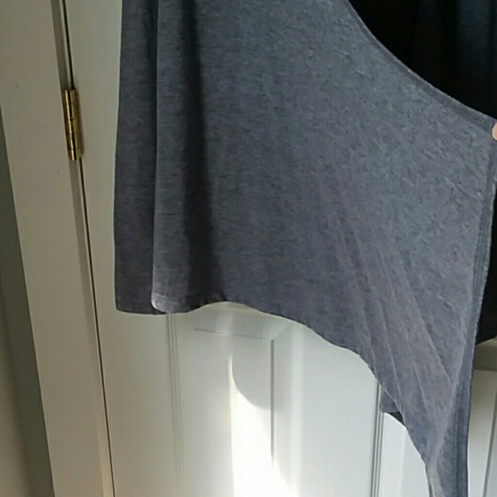 Top - Picture 2 of 3